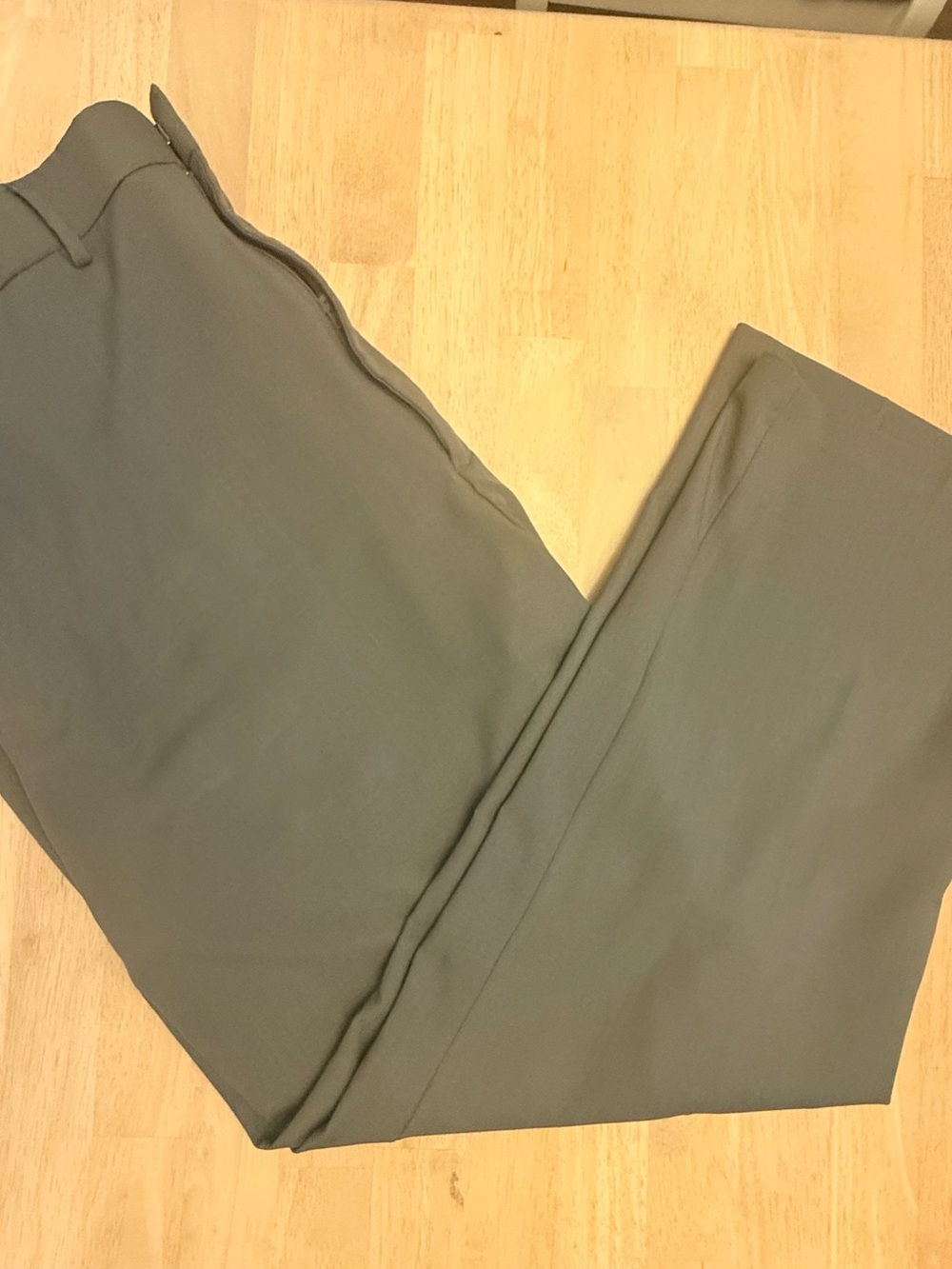 Haggar Men's Classic Tailored Pants in Gray